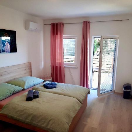 פטוי Rooms Optim מראה חיצוני תמונה