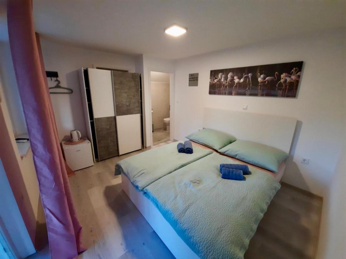 פטוי Rooms Optim מראה חיצוני תמונה