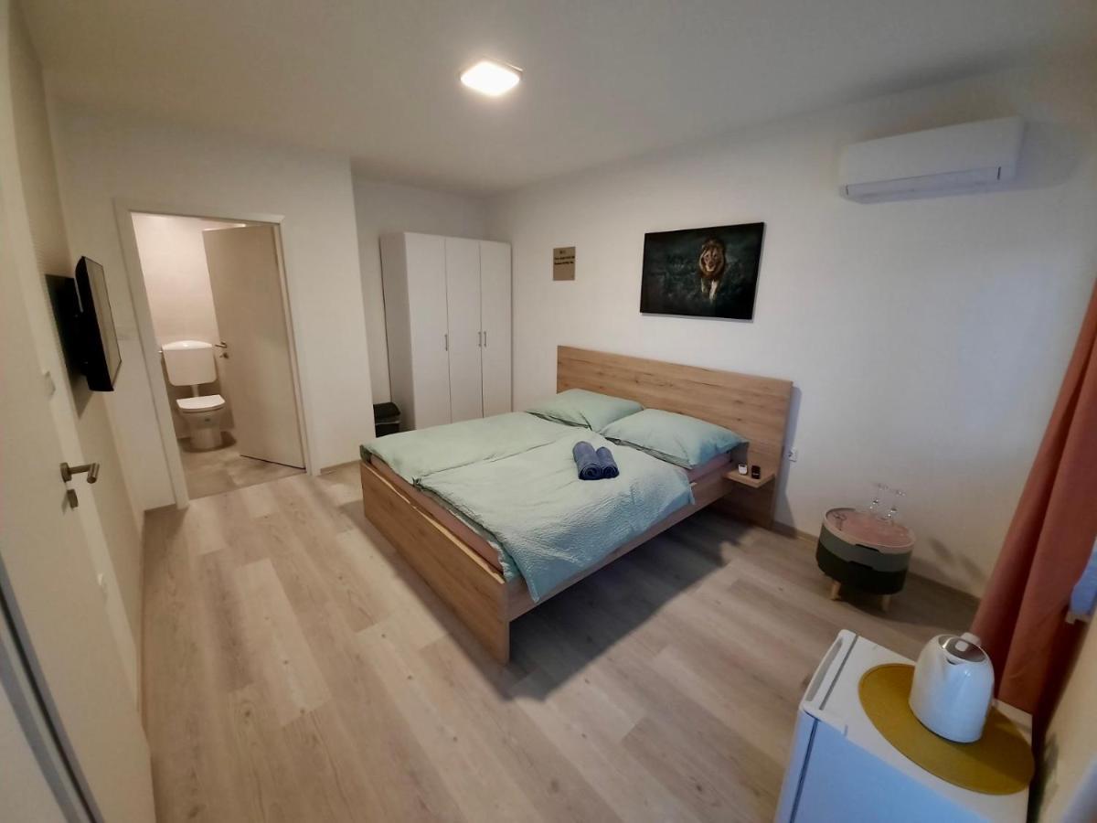 פטוי Rooms Optim מראה חיצוני תמונה