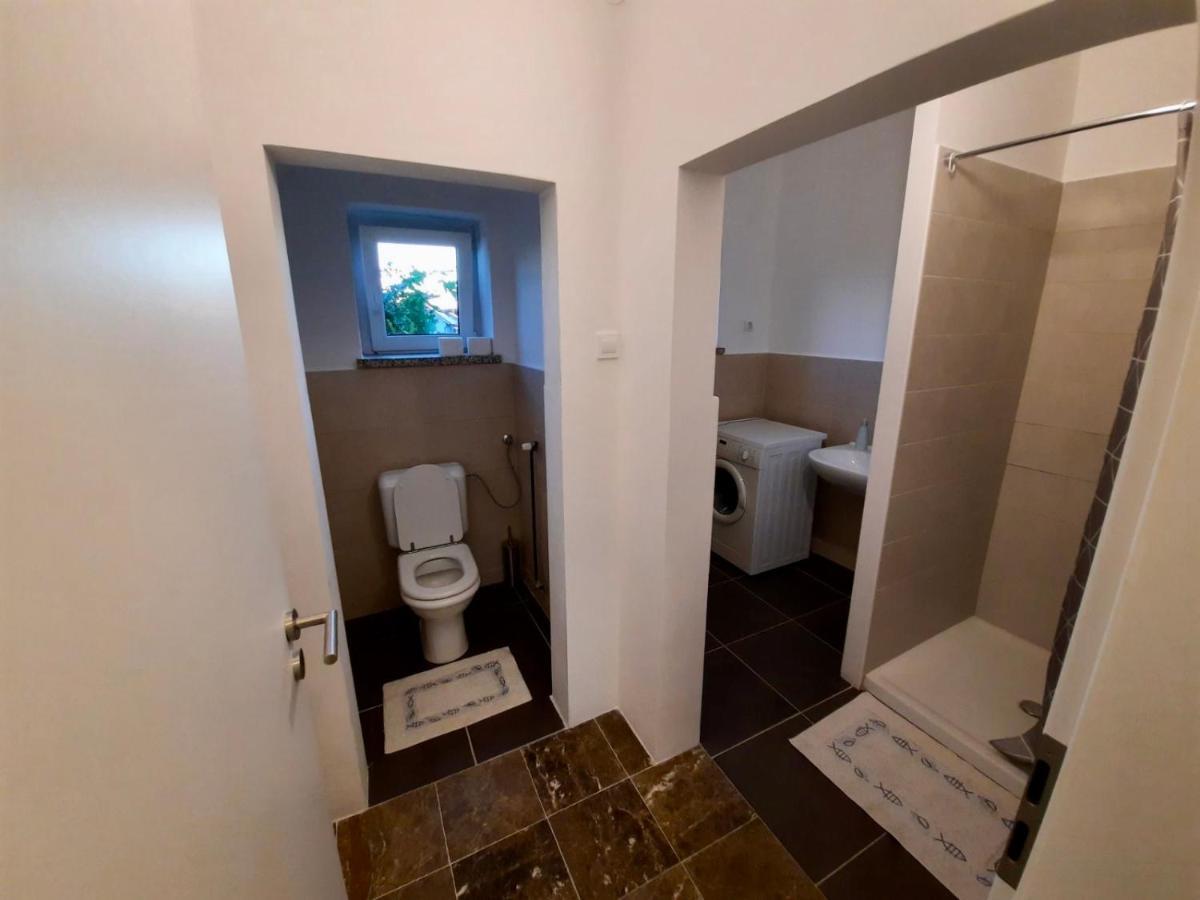 פטוי Rooms Optim מראה חיצוני תמונה