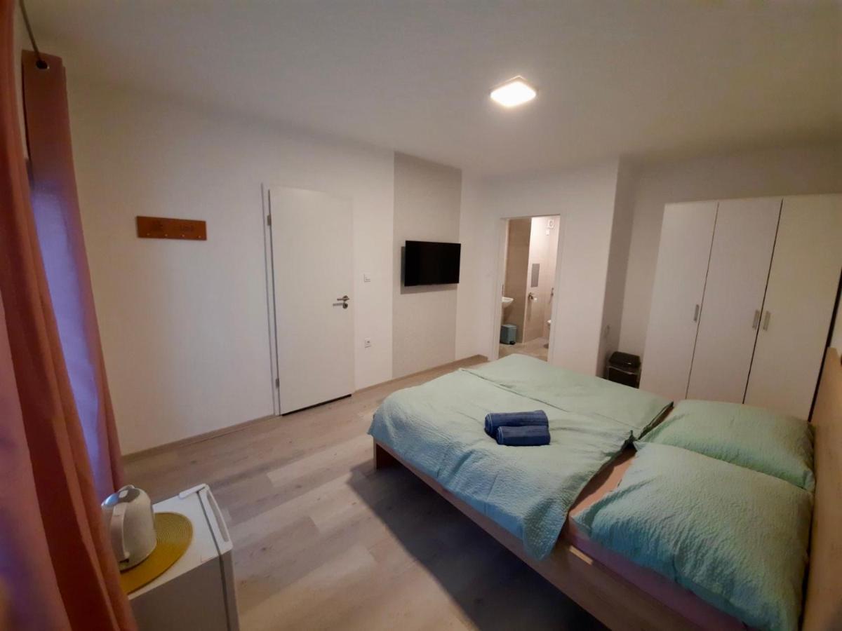 פטוי Rooms Optim מראה חיצוני תמונה