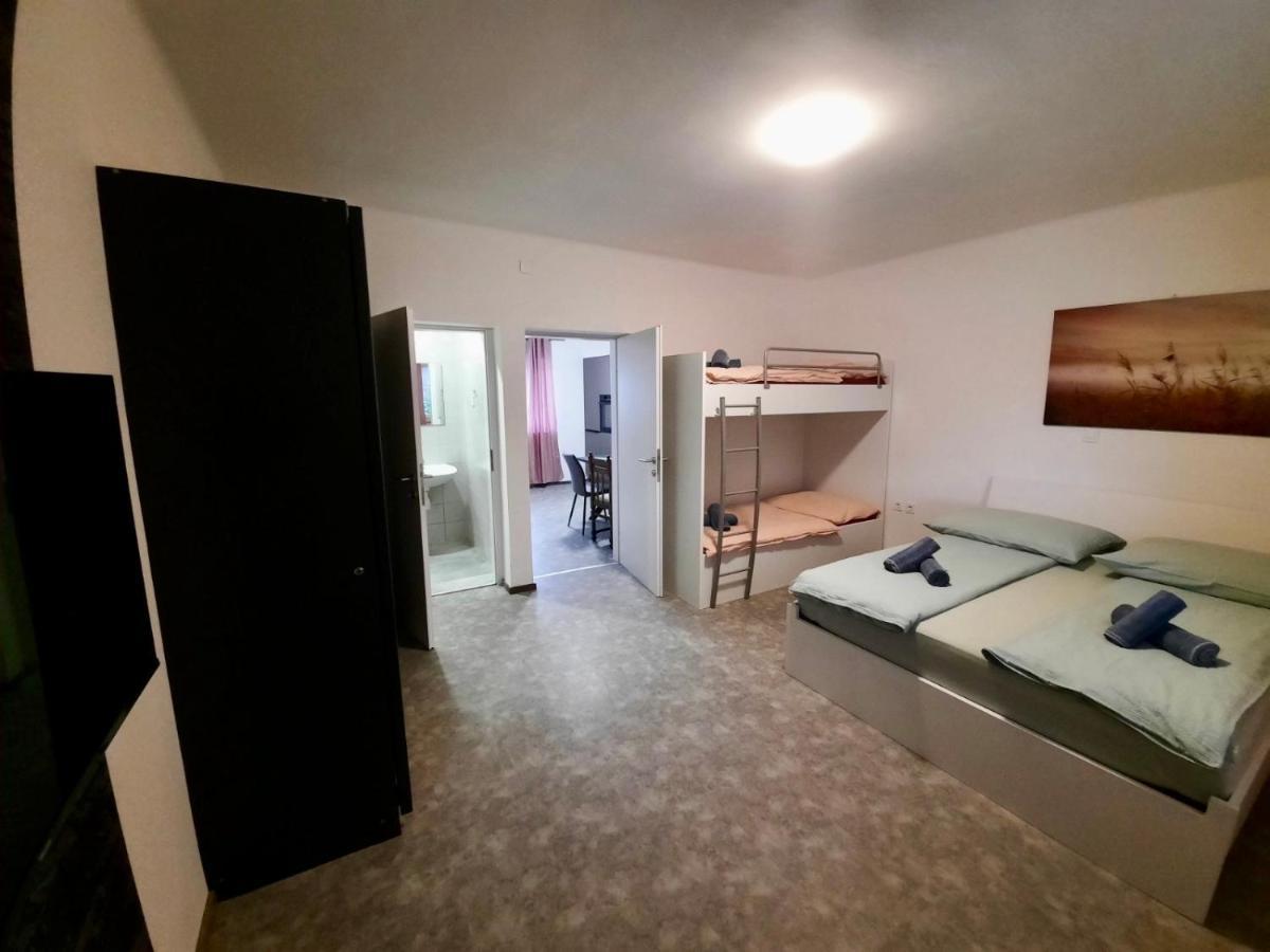 פטוי Rooms Optim מראה חיצוני תמונה
